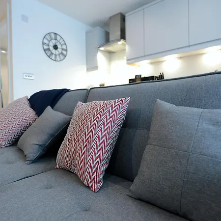 Chic Ground Floor Flat Top Location Woking & Free Parking Exterior photo