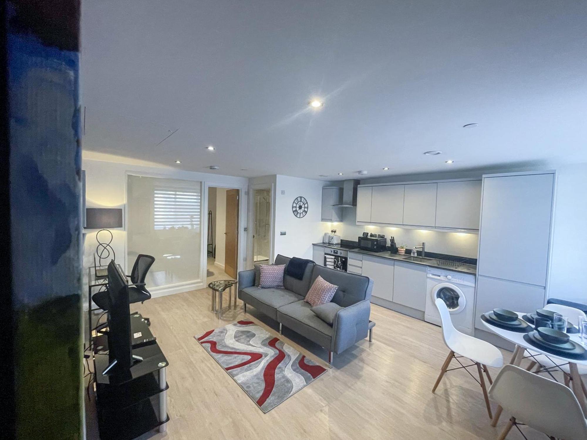Chic Ground Floor Flat Location & Free Parking